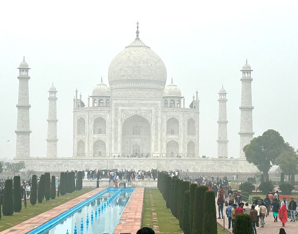 "Arre huzoor, wah Taj boliye!" *